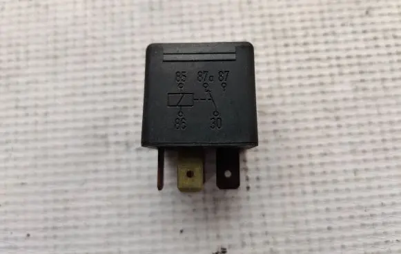 Mercedes-Benz Vito Viano W639 Other relay 0332209156