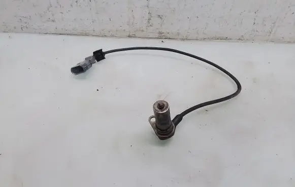 Audi A3 S3 8L Crankshaft position sensor 038907319