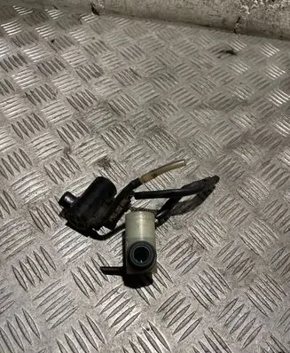 Honda CR-V Windscreen/windshield washer pump