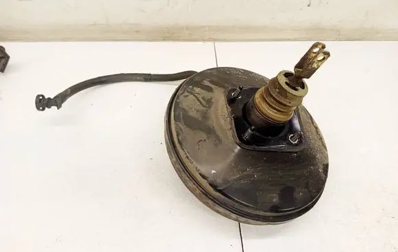 Renault Megane I Brake booster 8200069904A