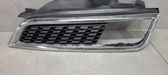 Nissan Micra Front bumper lower grill 62332BG00A