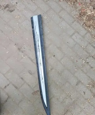 Mitsubishi Outlander Front door trim (molding) 5727A403
