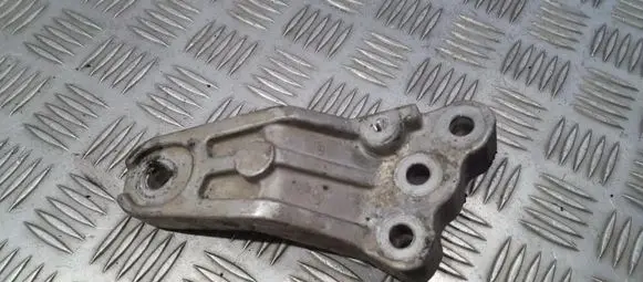 KIA Ceed Engine mounting bracket