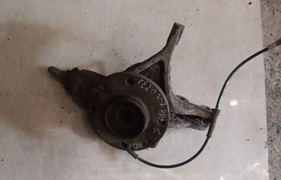 Peugeot 307 Front wheel hub