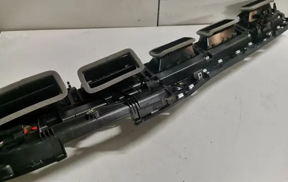 Dash center air vent grill