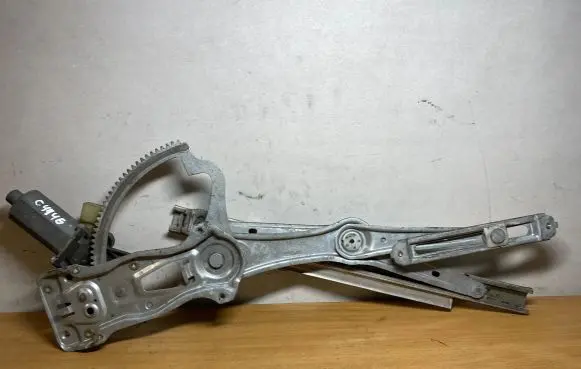 Mercedes-Benz E W210 Front door electric window regulator 0130821708 C4446