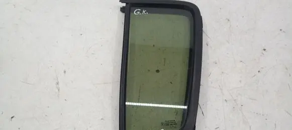 Suzuki Swift I Rear vent window glass