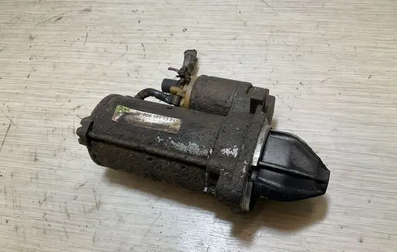 Mercedes-Benz Vito Viano W639 Starter motor 0051511301