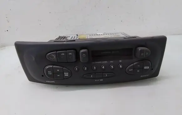 Renault Scenic I Radio/CD/DVD/GPS head unit 7700433943