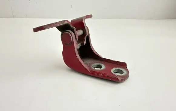 Honda Civic Front door lower hinge 184WJN7E