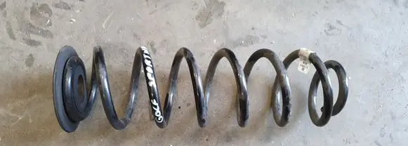 Volkswagen Golf Sportsvan Rear coil spring 5Q0511115BE