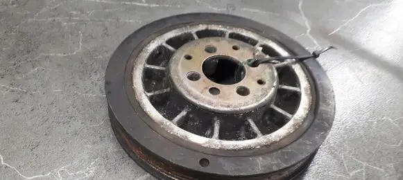Skoda Felicia I Crankshaft pulley 028105243aa