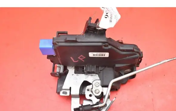 Audi A3 S3 8L Front door lock 4E1837015