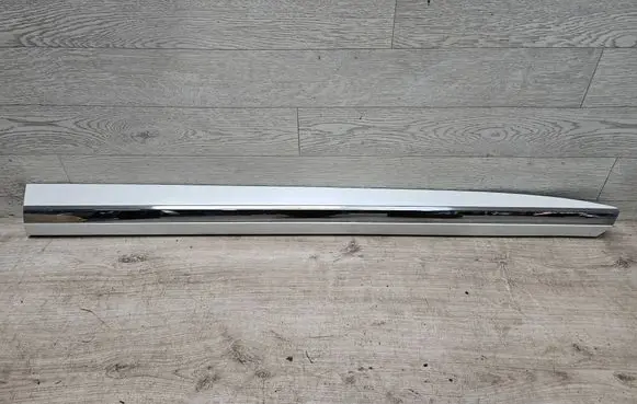 Volkswagen Arteon Front door trim (molding) 3G8853970B
