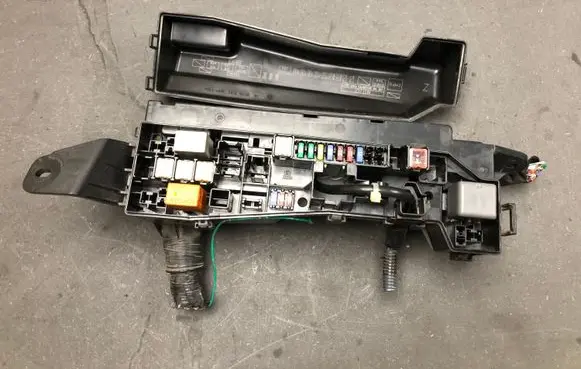 Toyota Avensis T250 Fuse box set