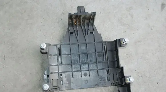 Volvo V70 Other engine bay part 30729835