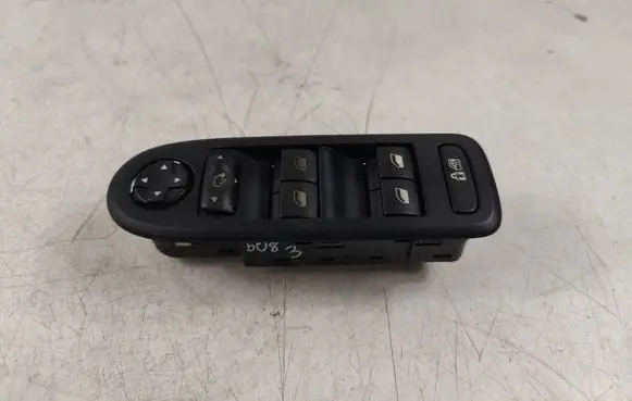 Peugeot 508 Electric window control switch 98026370ZD