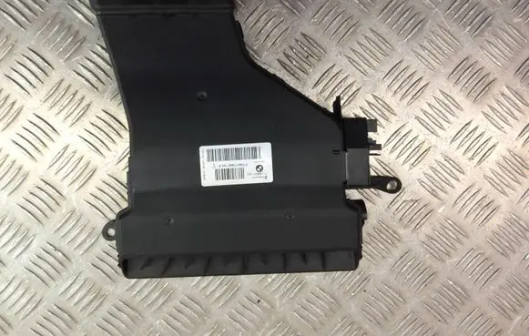 BMW 5 F10 F11 Cabin air duct channel 9217997