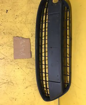 Ford Fiesta Front grill 8A61-17B968-A