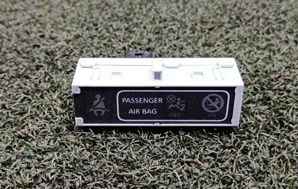 Opel Vivaro Passenger airbag on/off switch 248804435R