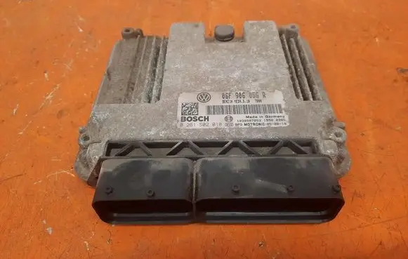 Skoda Octavia Mk2 (1Z) Engine control unit/module ECU 06F906056R