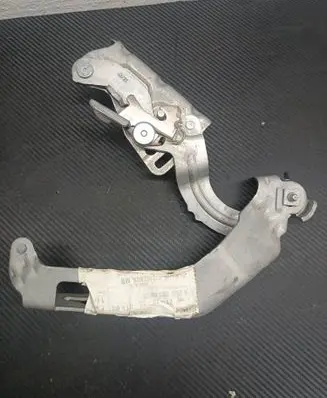 Mercedes-Benz C W205 Engine bonnet/hood hinges A2058800828