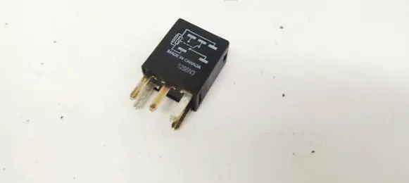 Chrysler 300 - 300C Other relay 05269988aa