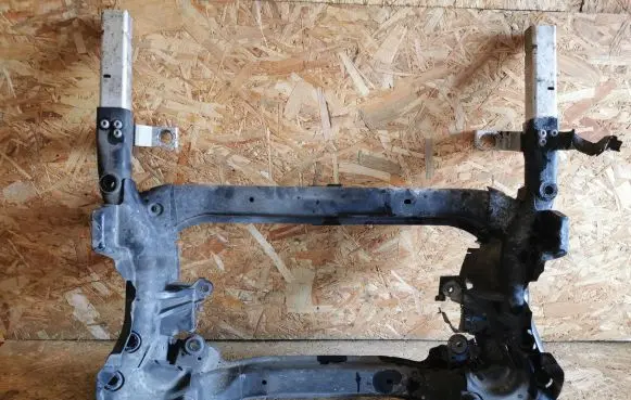 Mercedes-Benz E W213 Front subframe A2056280057 A205015 161213040405