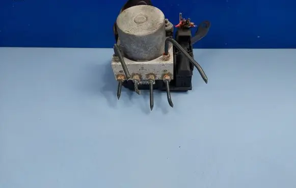 Toyota Avensis T250 ABS Pump 0265231464 476L4190105085
