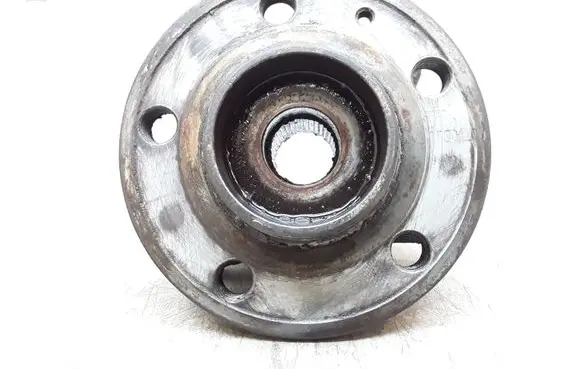 Volvo V70 Front wheel hub