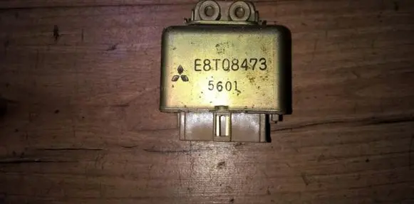 Mitsubishi Carisma Other relay e8t08473 5601