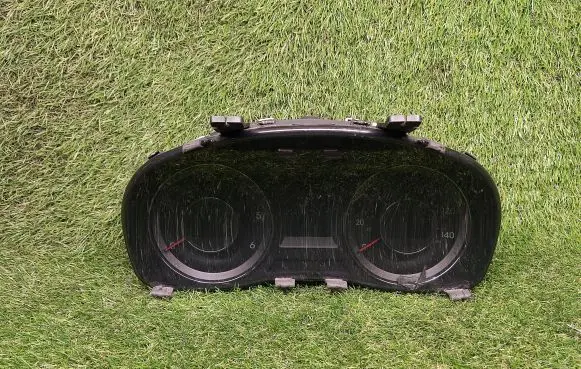 Hyundai i40 Speedometer (instrument cluster) 94003Z050 1001784020H
