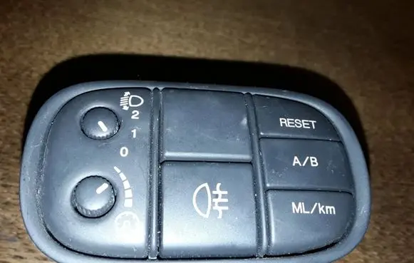 Jaguar S-Type Light switch 2R8311654
