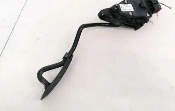 Nissan Almera N16 Accelerator throttle pedal 18002AU410 6PV00862001