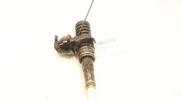 Audi A4 S4 B7 8E 8H Fuel injector