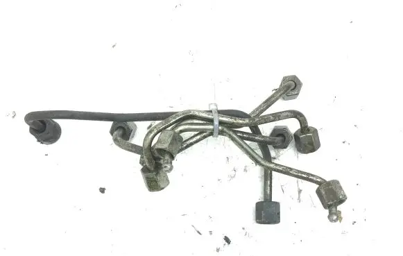 Fuel injector supply line/pipe