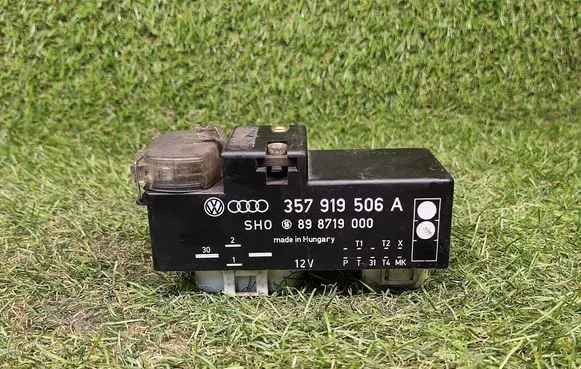 Volkswagen PASSAT B4 Fan control module 357919506A 898719000