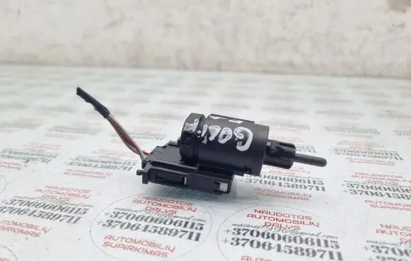 Volkswagen Golf Plus Brake pedal sensor switch 3B0945511C