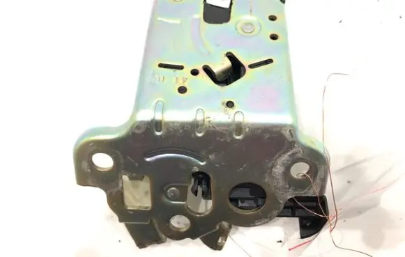 Skoda Fabia Mk3 (NJ) Tailgate exterior lock 8R0827505A
