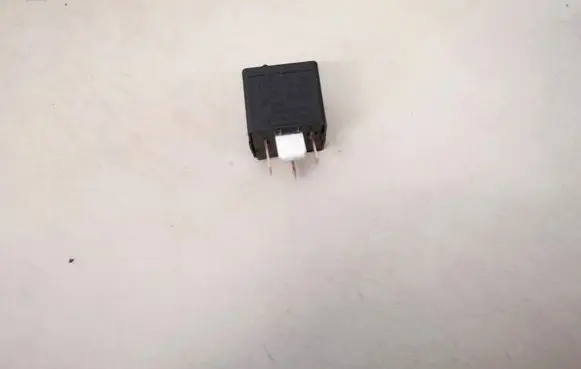 BMW 5 E60 E61 Other relay 61366901469 v23136-j6-x48
