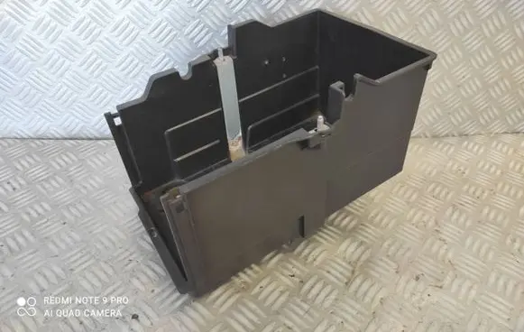 Ford Focus Battery box tray AM5110723AF C8C9A