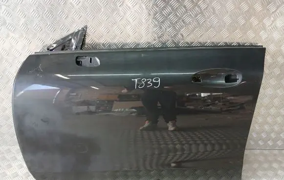 Mercedes-Benz CLS C257 Front door A2577220900