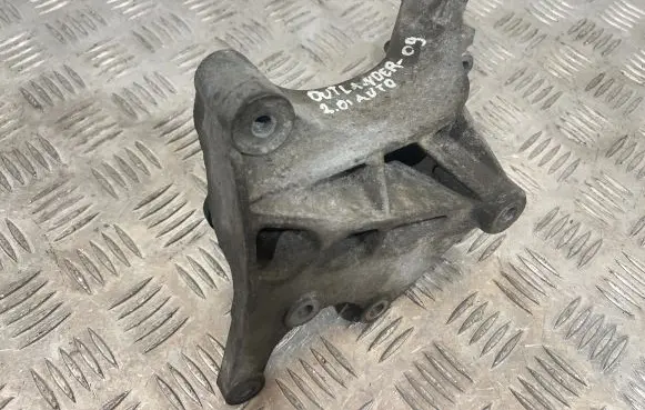 Mitsubishi Outlander Power steering pump mounting bracket 