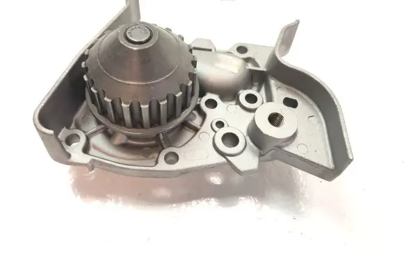 Renault Megane I Water pump 7700866518 8200146301