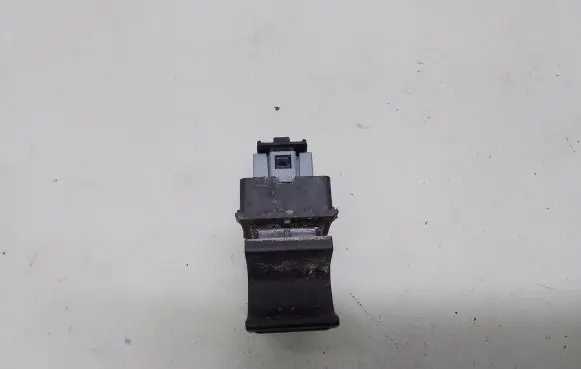 Volkswagen Golf V Electric window control switch