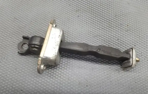 Nissan X-Trail T32 Rear door check strap stopper
