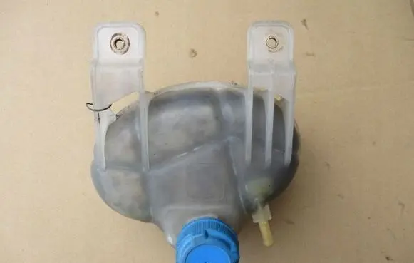 Opel Combo D Coolant expansion tank/reservoir