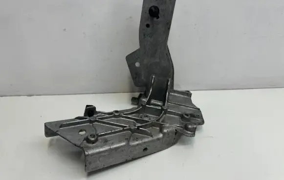 Mercedes-Benz GLC X253 C253 Headlight/headlamp mounting bracket A2536210600