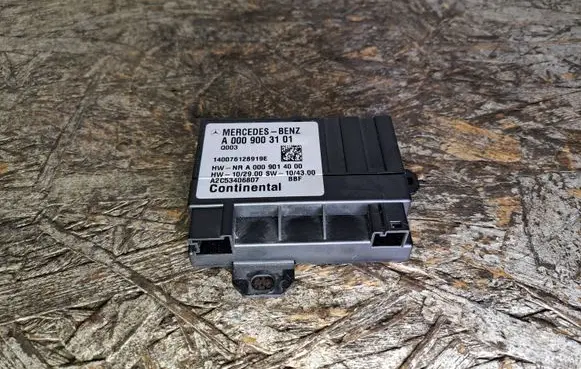 Mercedes-Benz E W212 Fuel injection pump control unit/module A0009003101 A0009014000