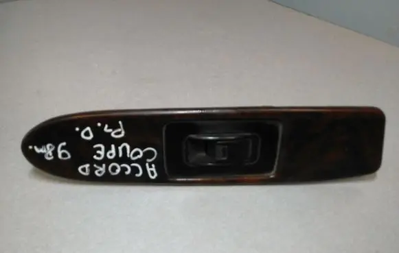 Honda Accord Electric window control switch M18602 83561S82AA611M1 83561S82AA611
